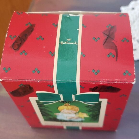 Vintage 1984 Hand-Painted Fine Porcelain Hallmark Keepsake Ornament - Katybeth - Picture 13 of 13